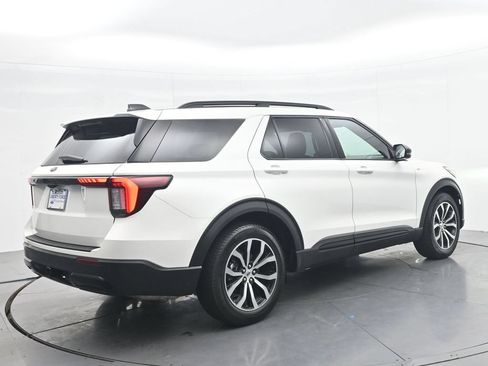 New 2026 Ford Explorer ST-Line w/ Premium Package RWD image 7