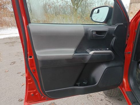 Used 2016 Toyota Tacoma 4x4 Double Cab image 12