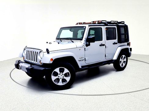 Used 2018 Jeep Wrangler Unlimited Sahara image 9