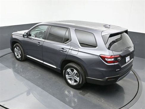 Used 2025 Honda Pilot EX-L image 14