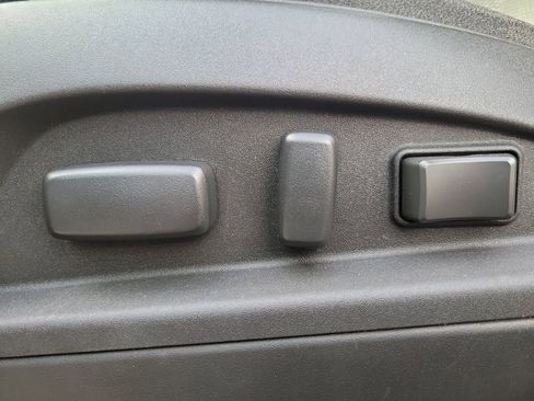 Used 2017 Chevrolet Equinox LT w/ Convenience Package image 18