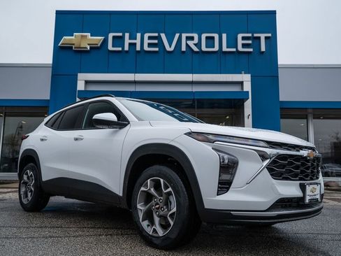 New 2026 Chevrolet Trax LT image 1