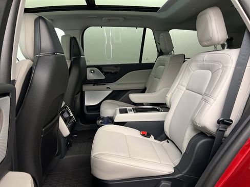 Used 2025 Lincoln Aviator Reserve w/ Equipment Group 201A image 33
