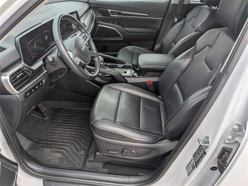 Used 2025 Kia Telluride S image 10