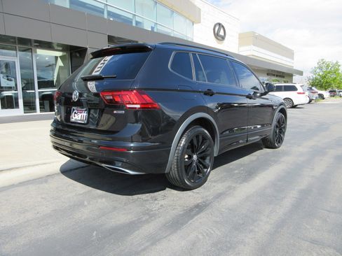 Used 2020 Volkswagen Tiguan SE R-Line AWD/4WD image 11