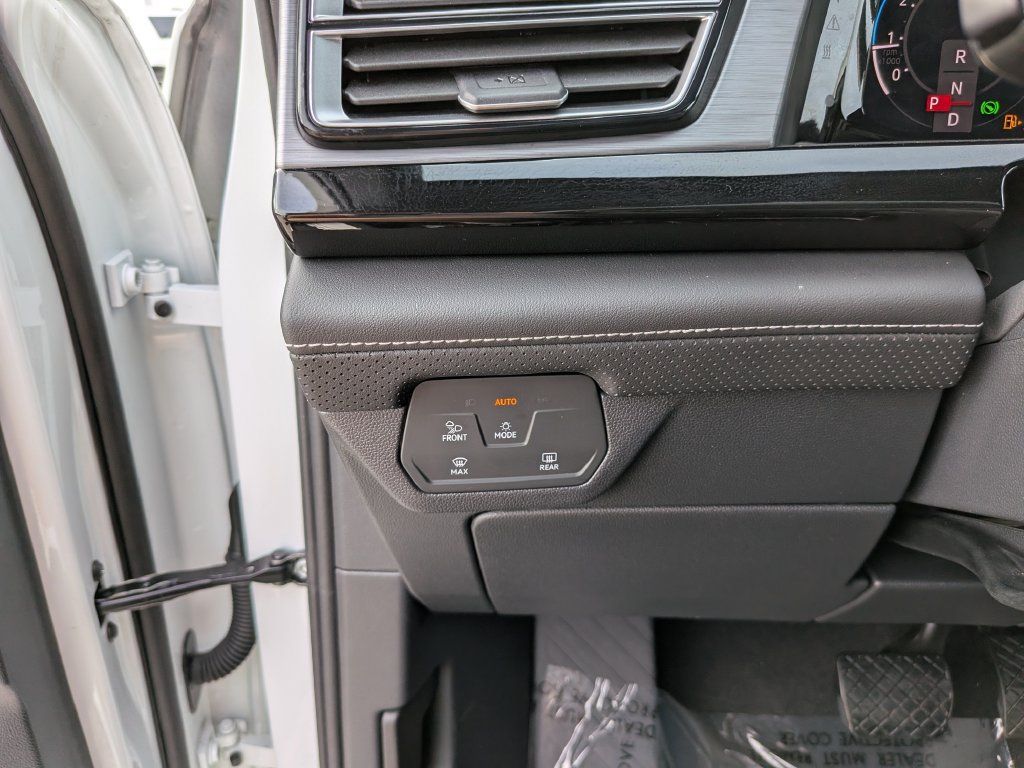 Certified 2026 Volkswagen Atlas Cross Sport SE FWD image 25