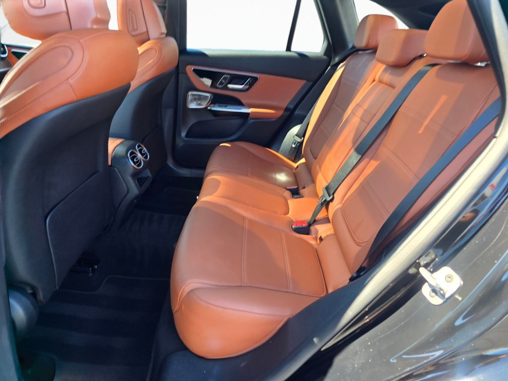 Used 2023 Mercedes-Benz GLC 300 4MATIC w/ Pinnacle Trim Package image 18