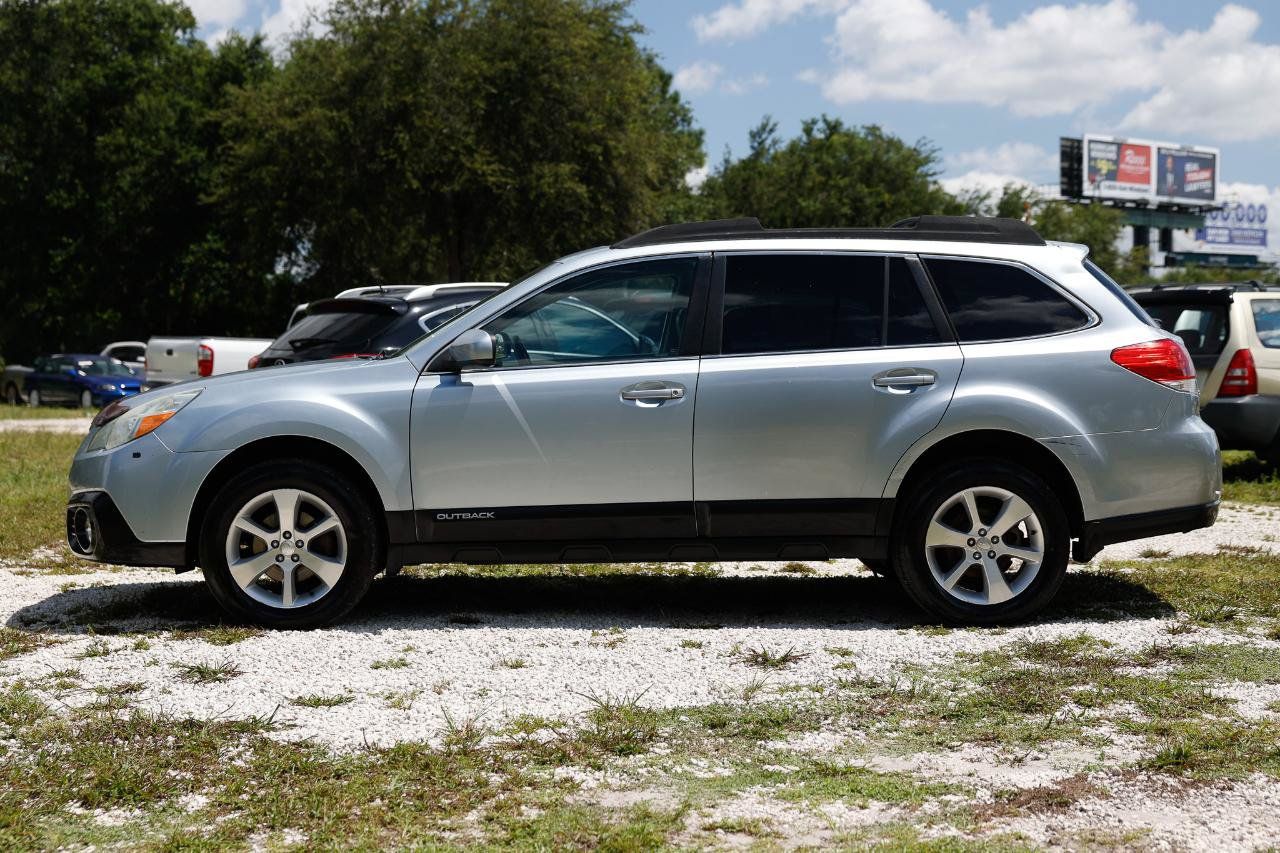 Used 2014 Subaru Outback 2.5i Limited w/ Moonroof Package AWD/4WD image 3