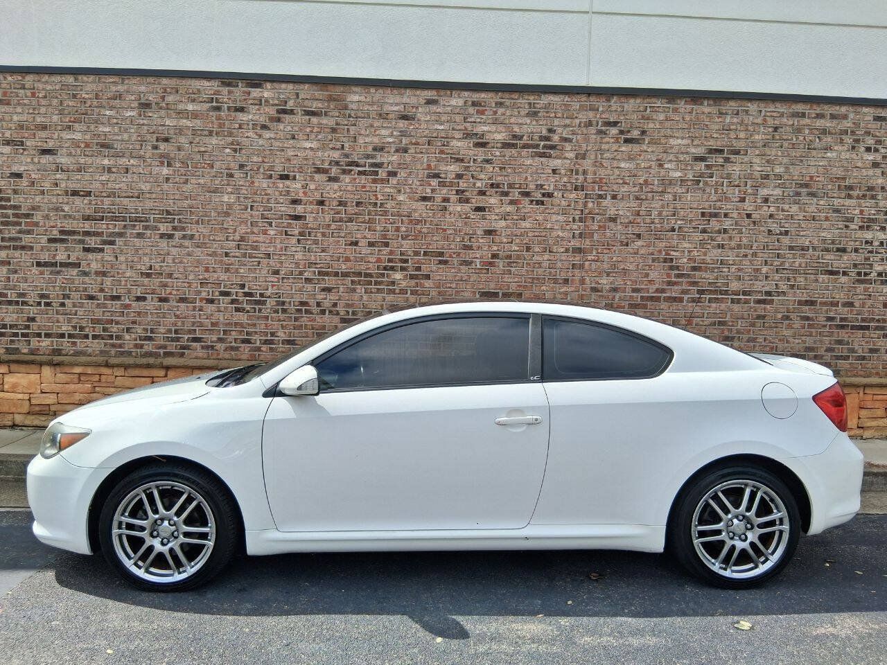 Used 2005 Scion tC FWD image 2