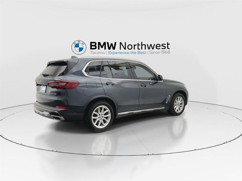Used 2022 BMW X5 xDrive40i w/ Climate Comfort Package AWD/4WD image 3