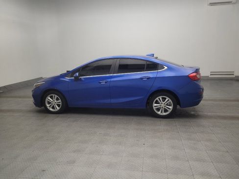 Used 2018 Chevrolet Cruze LT w/ Convenience Package FWD image 3