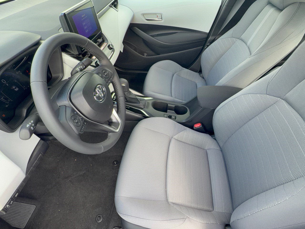 Used 2026 Toyota Corolla SE FWD image 5