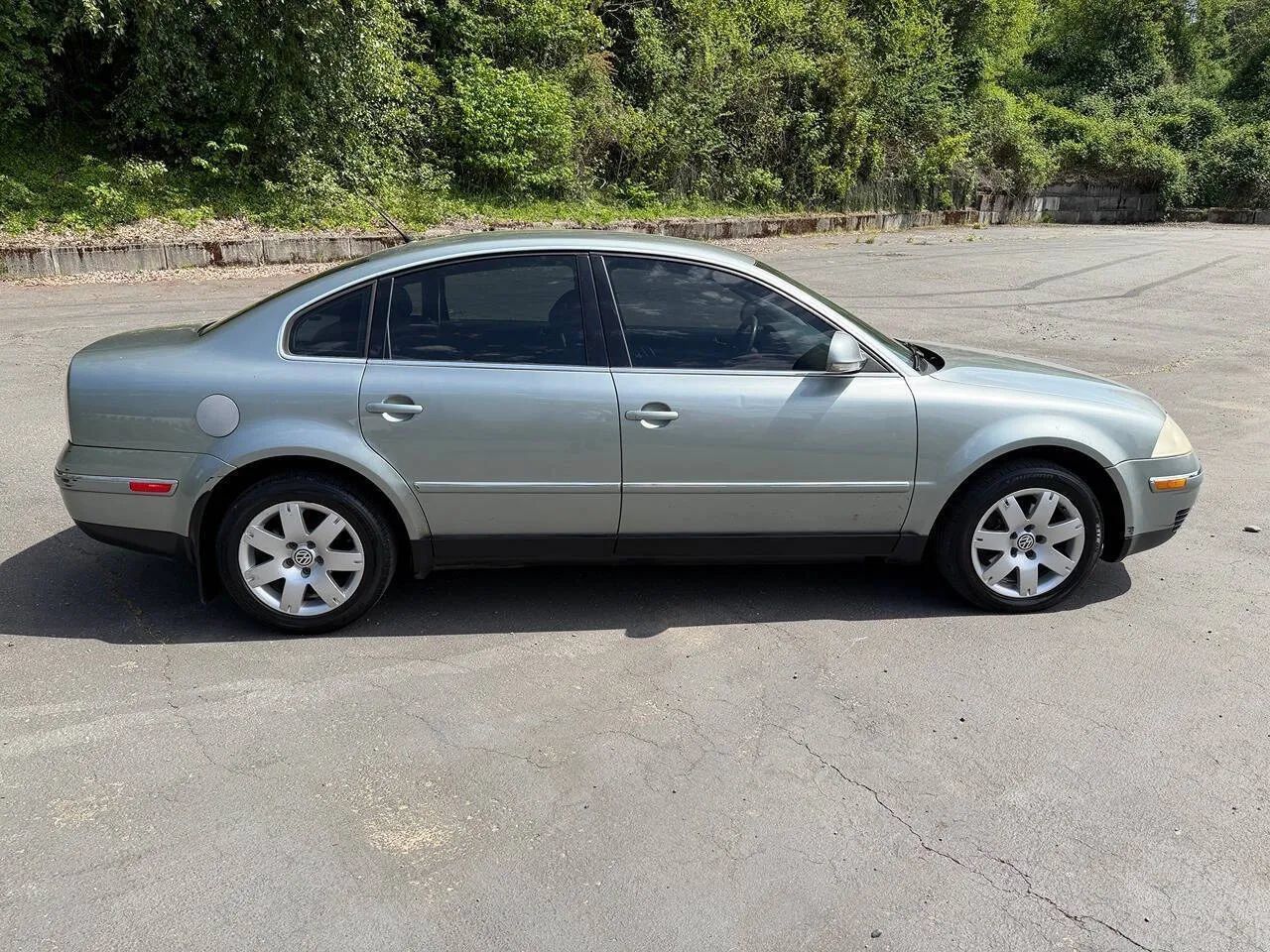 Used 2005 Volkswagen Passat GL FWD image 7