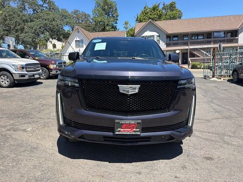 Used 2022 Cadillac Escalade ESV Sport Platinum AWD/4WD image 4