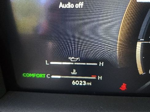 Used 2025 Lexus GX 550 w/ Accessory Package (Z1) AWD/4WD image 19