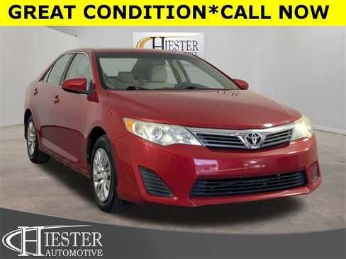 Used 2014 Toyota Camry SE image 1