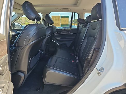 Used 2022 Jeep Grand Cherokee Limited 4xe image 18