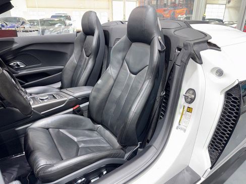 Used 2020 Audi R8 V10 w/ 20" Wheel Package image 9