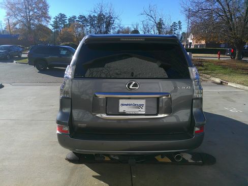 Used 2023 Lexus GX 460 Premium image 11