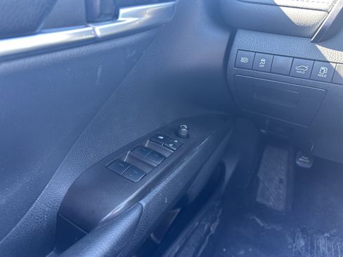 Used 2024 Toyota Camry SE image 24