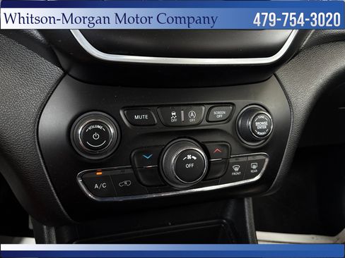 Used 2019 Jeep Cherokee Latitude Plus FWD image 26