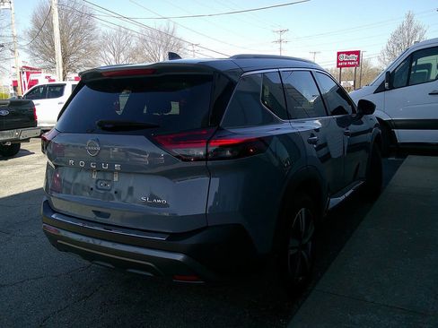 Used 2022 Nissan Rogue SL w/ SL Premium Package image 5
