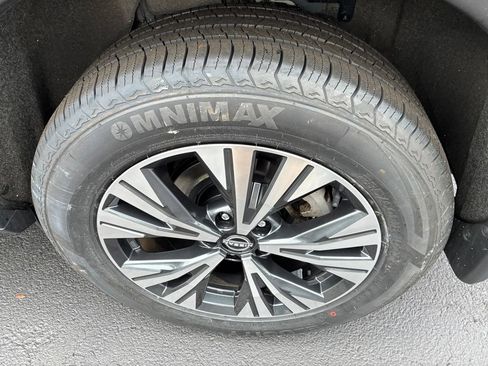 Certified 2023 Nissan Rogue SV AWD/4WD image 11