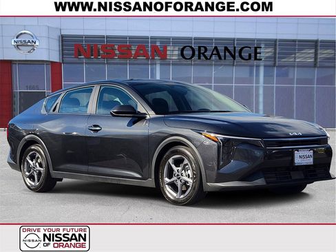 Used 2025 Kia K4 LXS image 1