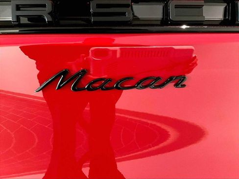 New 2026 Porsche Macan image 33