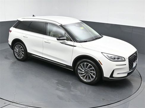 Certified 2023 Lincoln Corsair Reserve w/ Towing Package image 45