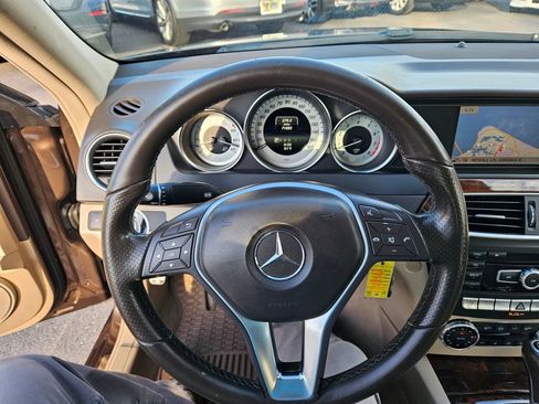Used 2014 Mercedes-Benz C 300 4MATIC Sedan image 11