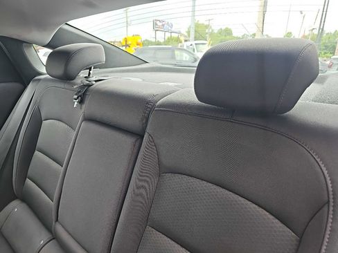 Used 2017 Chevrolet Malibu LT image 44