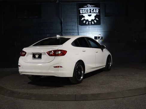 Used 2019 Chevrolet Cruze LT w/ LT Fleet Convenience Package FWD image 6