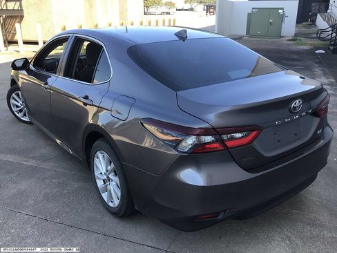 Used 2022 Toyota Camry LE FWD image 4