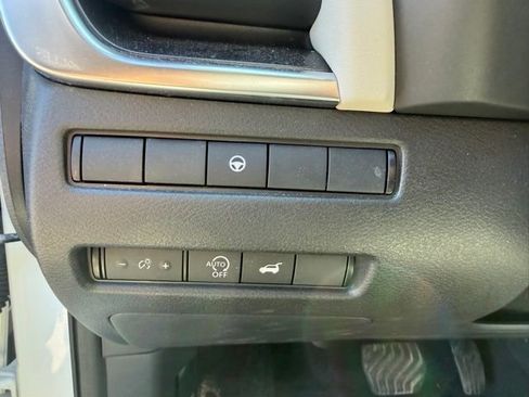 Used 2023 Nissan Rogue SV w/ SV Premium B Package AWD/4WD image 10