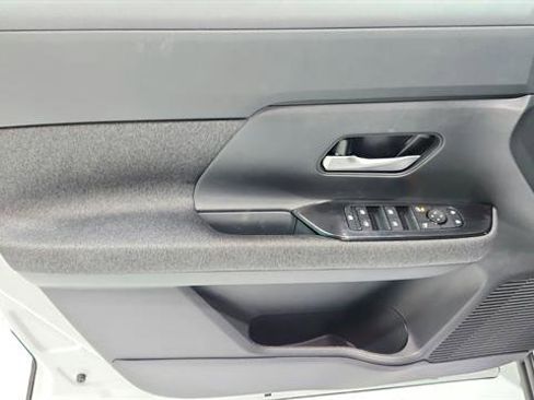 Certified 2025 Nissan Kicks SV w/ Illumination Package image 26