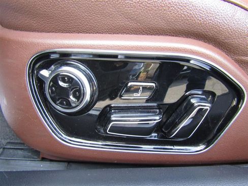 Used 2014 Audi A8 3.0T w/ Premium Package image 15