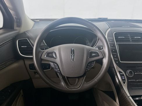 Used 2018 Lincoln MKX Reserve FWD image 18
