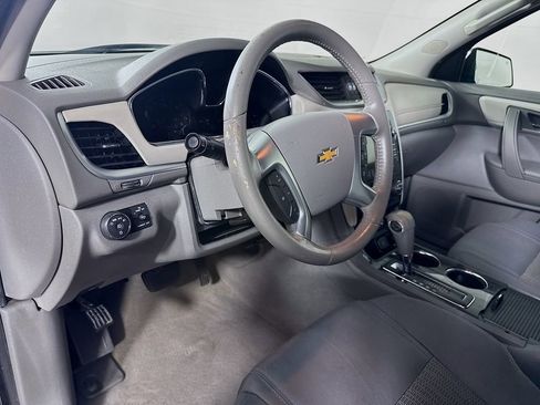 Used 2016 Chevrolet Traverse LT w/ Style and Technology Package image 7