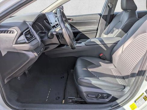 Used 2024 Toyota Camry SE image 15