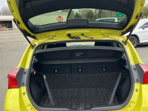 Used 2018 Toyota Corolla iM image 9