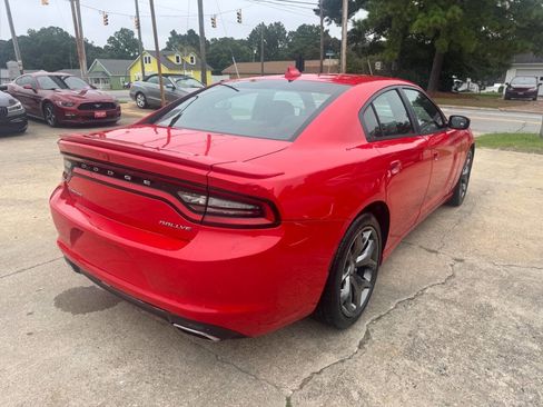 Used 2015 Dodge Charger SXT image 5