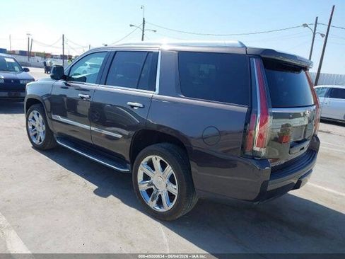 Used 2016 Cadillac Escalade Luxury RWD image 4