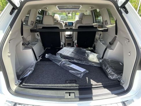 New 2026 Volkswagen Atlas SE FWD image 9