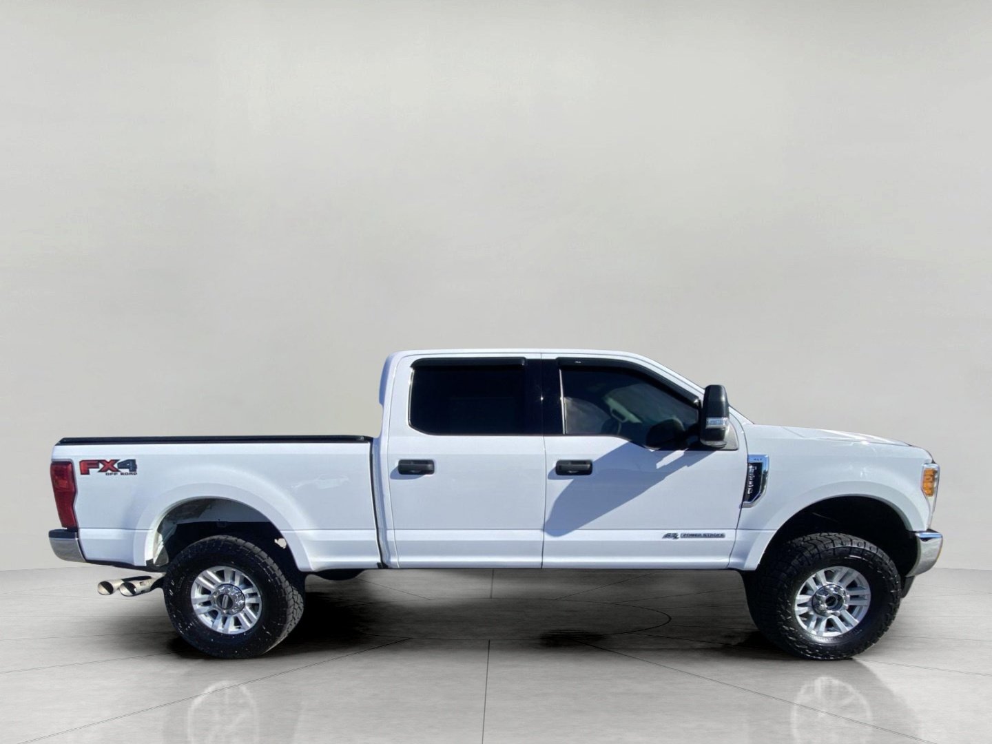 Used 2017 Ford F250 XLT w/ XLT Value Package AWD/4WD image 6