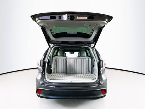 Used 2016 Toyota Highlander Limited Platinum image 32