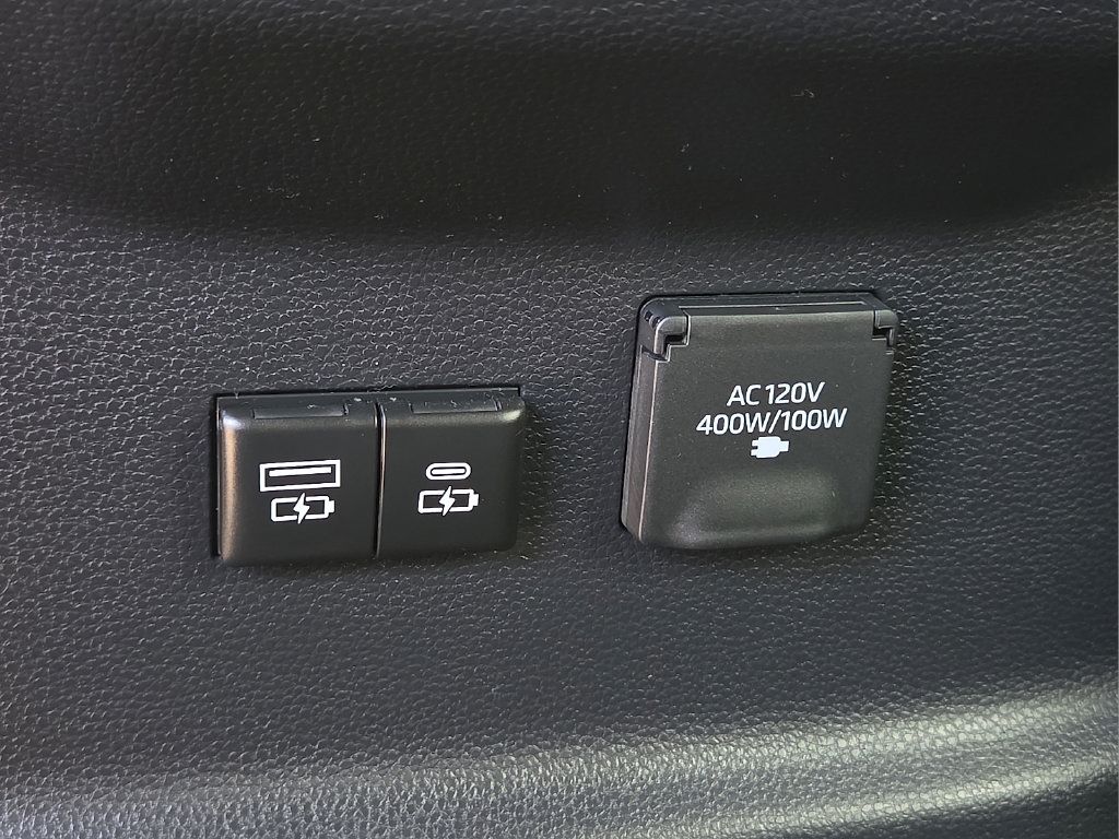 Certified 2025 Toyota Sequoia Limited AWD/4WD image 15