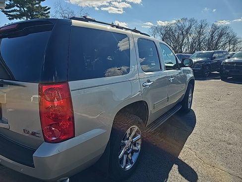 Used 2013 GMC Yukon SLT w/ SLT Chrome Package image 6