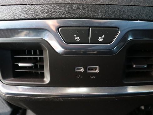 Used 2025 GMC Sierra 2500 Denali Ultimate image 15