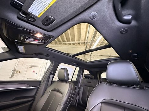 New 2025 Jeep Grand Cherokee Limited image 21